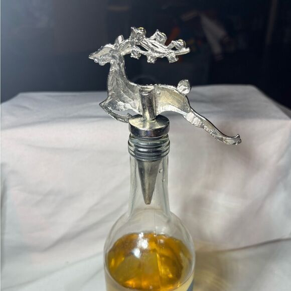 ☃️❄️☃️ New! Cherished Traditions Rhinestone Reindeer Wine Bottle Stopper - Picture 3 of 6